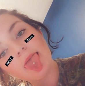 Meet your Posher, Evelyn